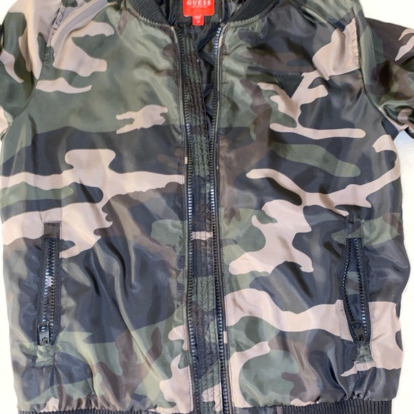 🔻 GUESS Kids Camo Bomber Jacket Size 10 - Picture 4 of 9